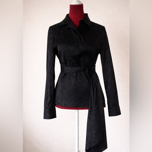 ANN TAYLOR Black Damask Jacquard Wrap Belted Blouse Jacket Size 10 NWT - Picture 2 of 6